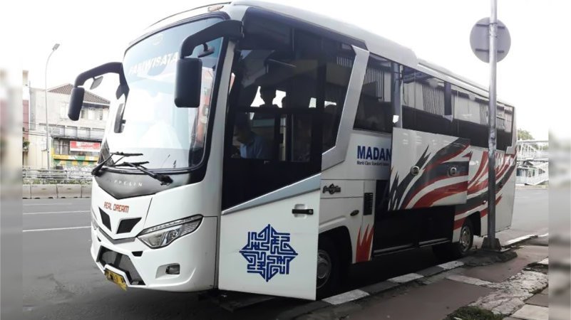 Bus Pariwisata Real Dream